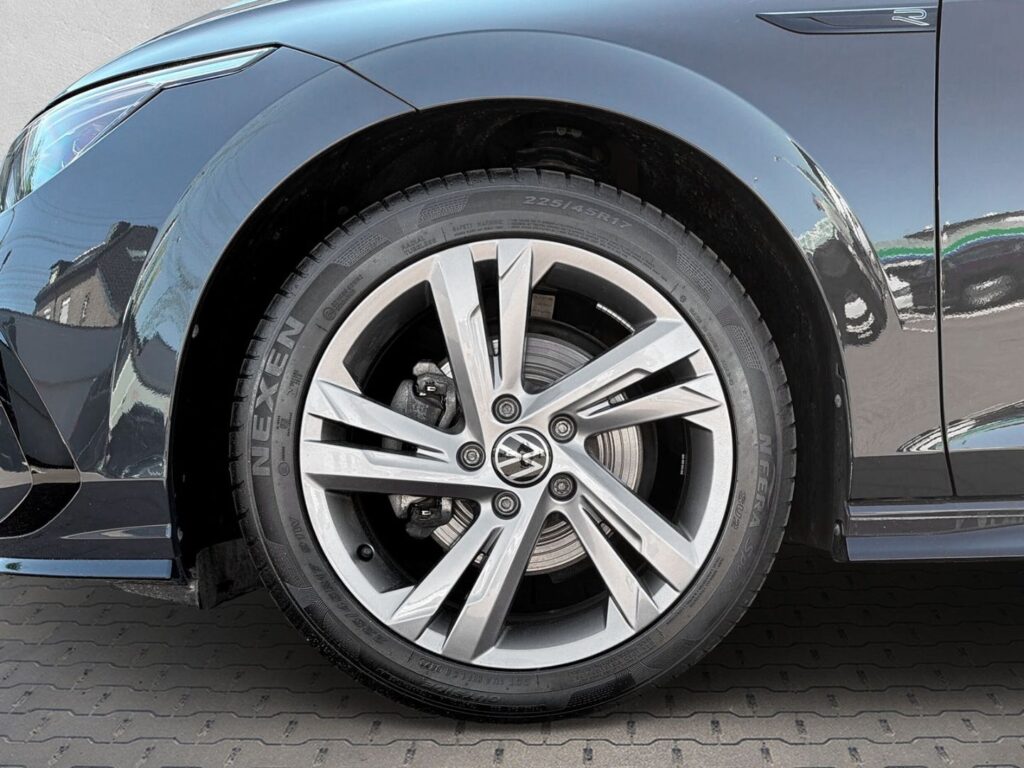 Golf R-Line -Line 1,5 TSI Kamera Winterpaket