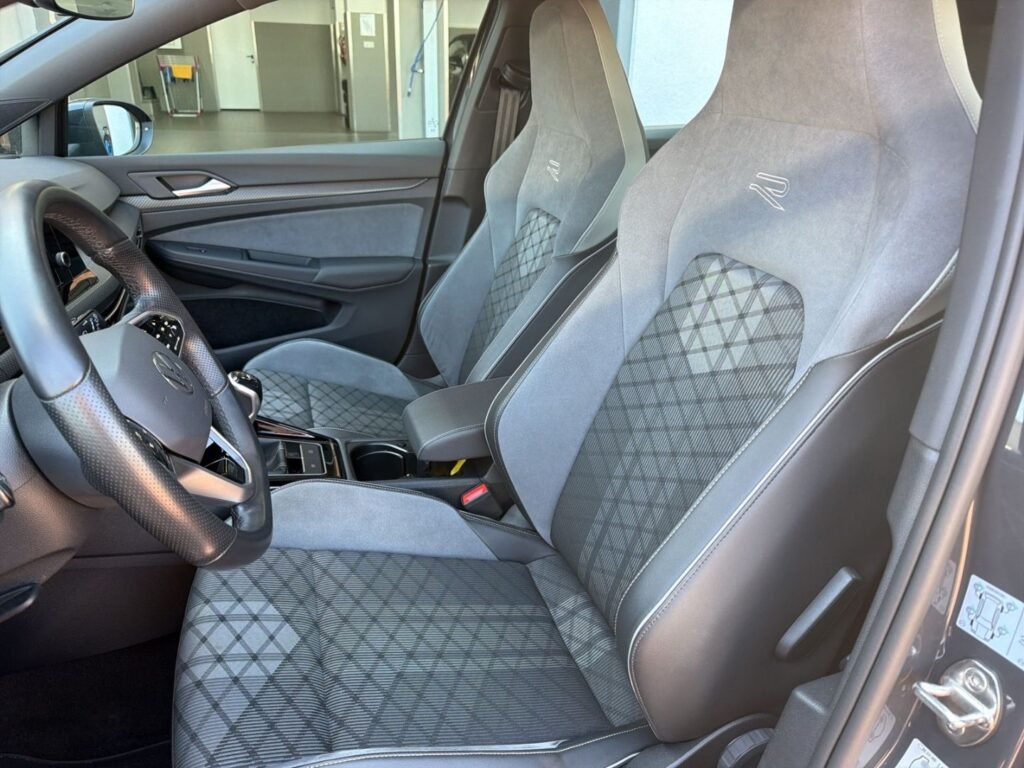 Golf R-Line -Line 1,5 TSI Kamera Winterpaket