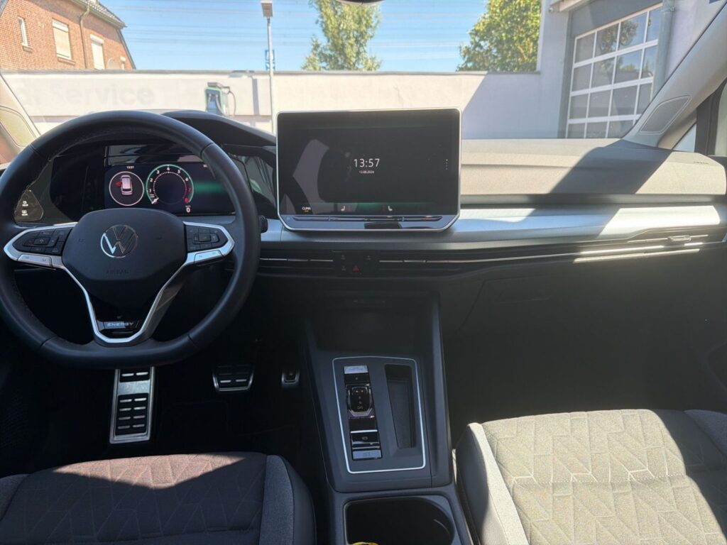 Golf Variant Energy 1.5 eTSI DSG Ganzj.Reifen Ka
