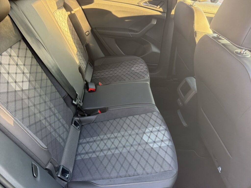 T-Cross R-Line 1.0 TSI DSG Black-Style IQ-Light