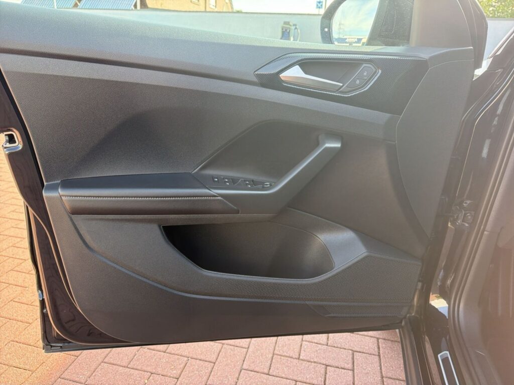 T-Cross R-Line 1.0 TSI DSG Black-Style Kamera IQ