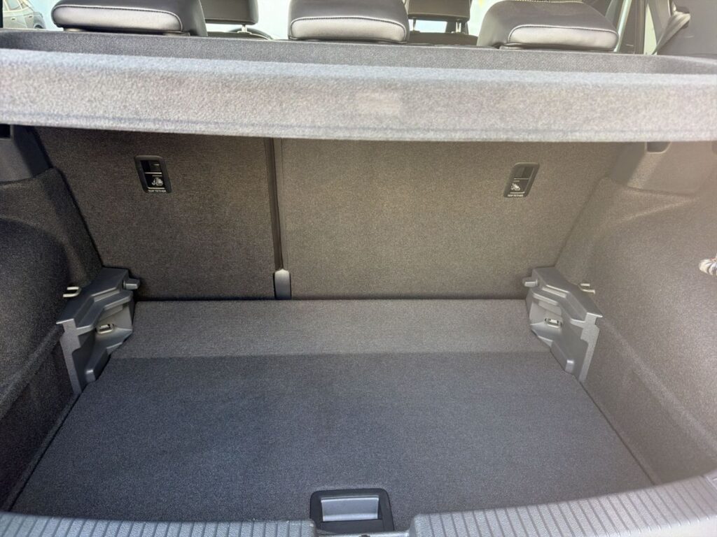 T-Cross R-Line 1.0 TSI DSG Black-Style Kamera IQ