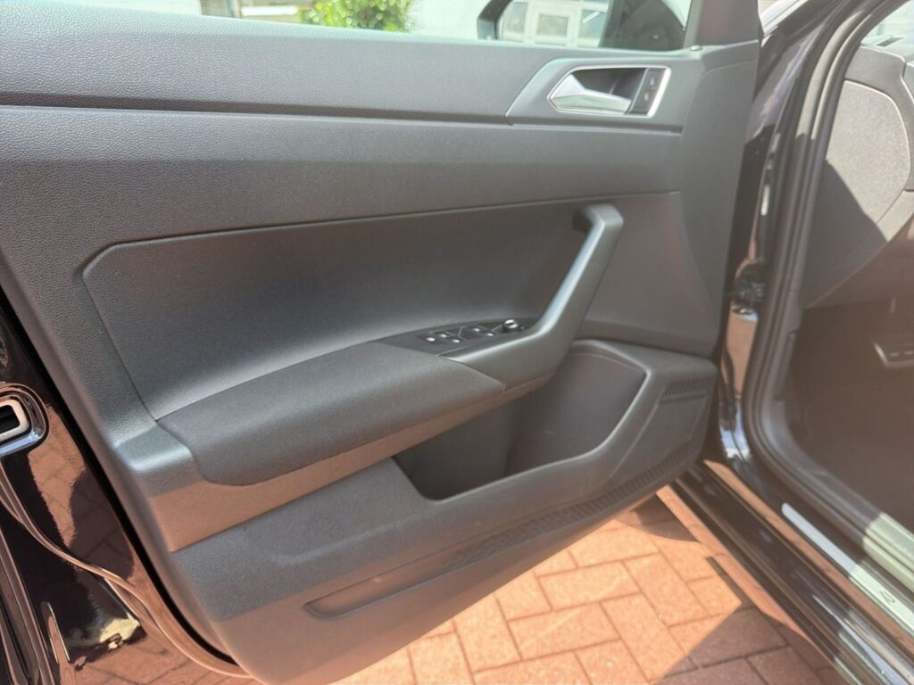 Taigo R-Line 1,0 TSI DSG Kamera Ganzj.Reifen
