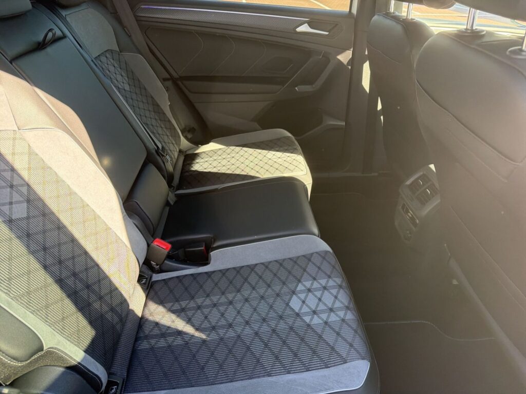 Tiguan Allspace R-Line 2,0 TSI 4Motion DSG Black