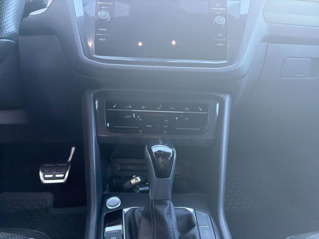 Tiguan Allspace R-Line 2,0 TSI 4Motion DSG Black