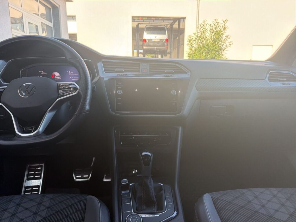 Tiguan Allspace R-Line 2,0 TSI 4Motion DSG Black