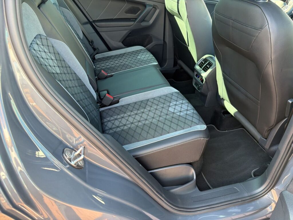 Tiguan R-Line 1,5 TSI DSG AHK Kamera IQ-Light