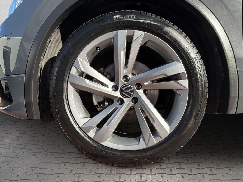 Tiguan R-Line 1,5 TSI DSG AHK Kamera IQ-Light