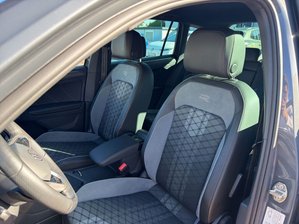 Tiguan R-Line 1,5 TSI DSG AHK Kamera IQ-Light