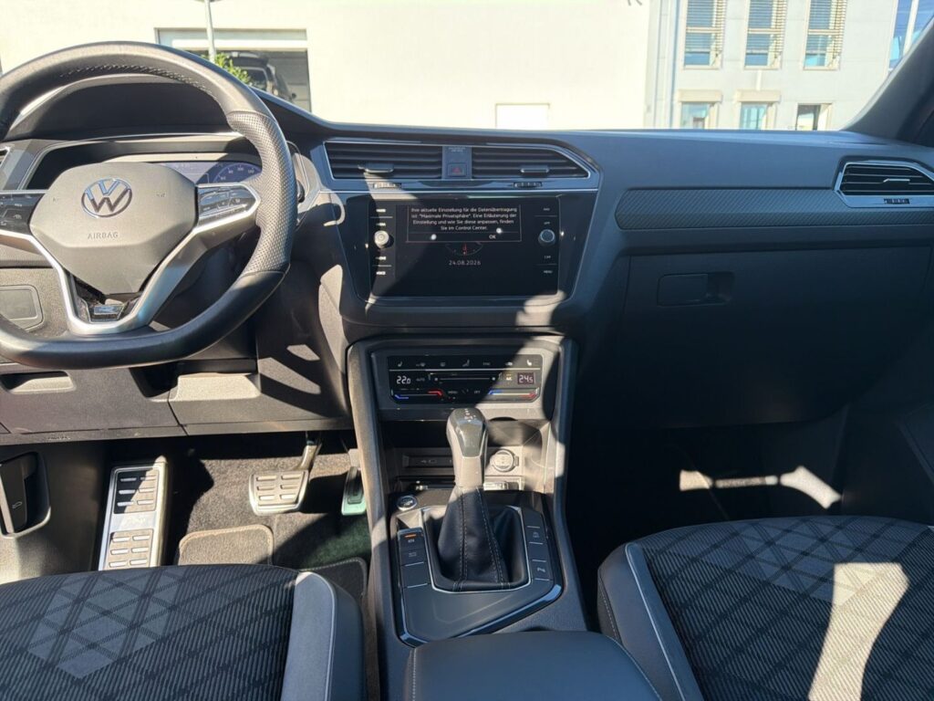 Tiguan R-Line 1,5 TSI DSG AHK Kamera IQ-Light