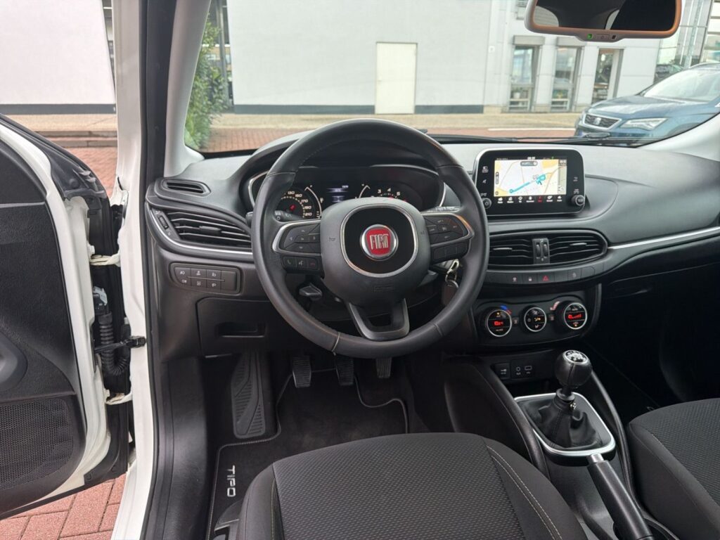 Tipo Kombi 1.4 T-Jet Lounge Kamera Navi