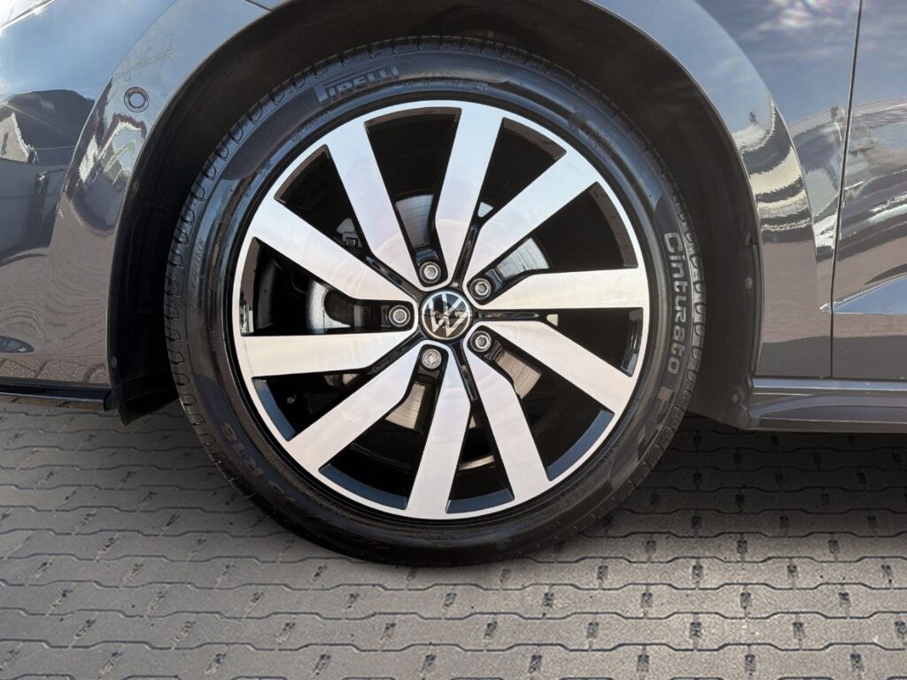Touran Highline R-Line 1.5 TSI DSG Black-Style A