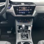 Touran TAXI / MIETWAGEN  schwarz metallic 2.0 TD