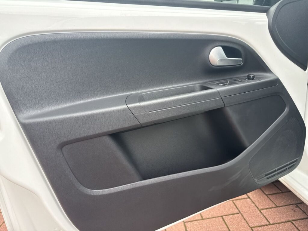 up! Black Style 1,0 4doors Roof-Pack Parkpilot