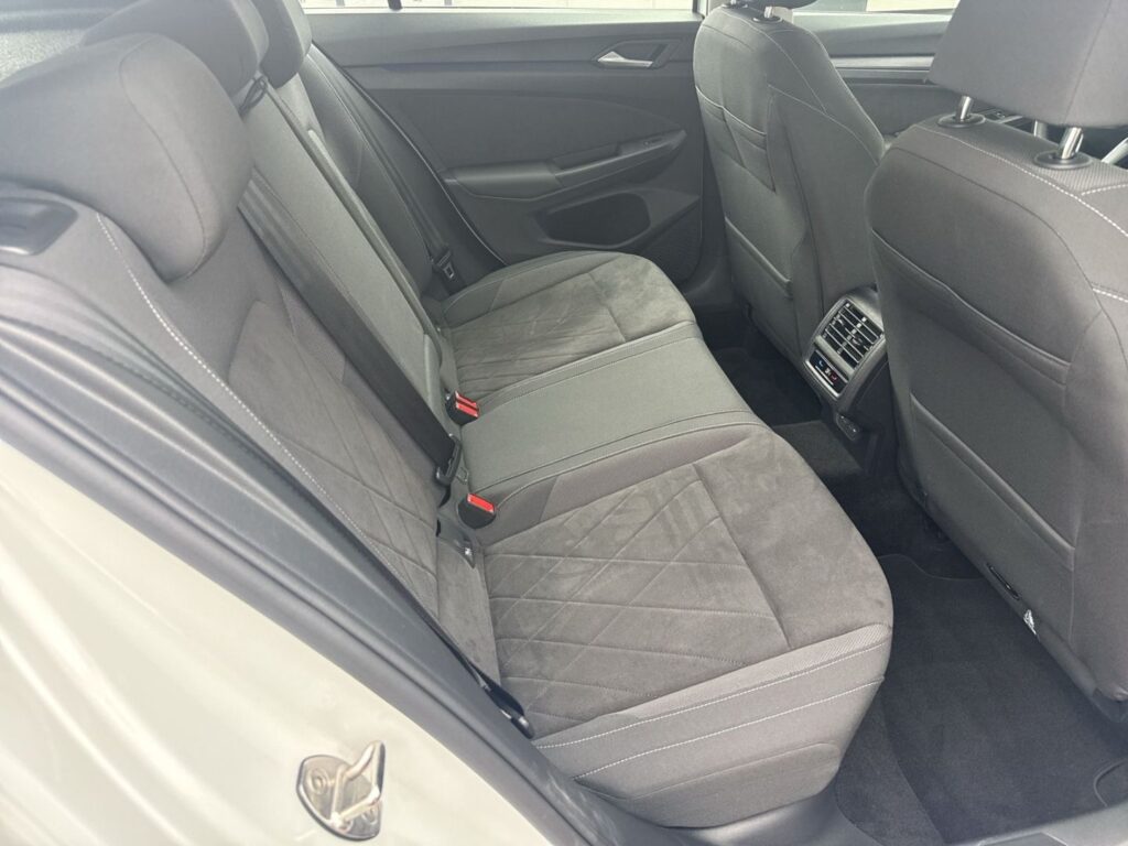 Golf Style 1,5 eTSI DSG Panodach AHK IQ-Light