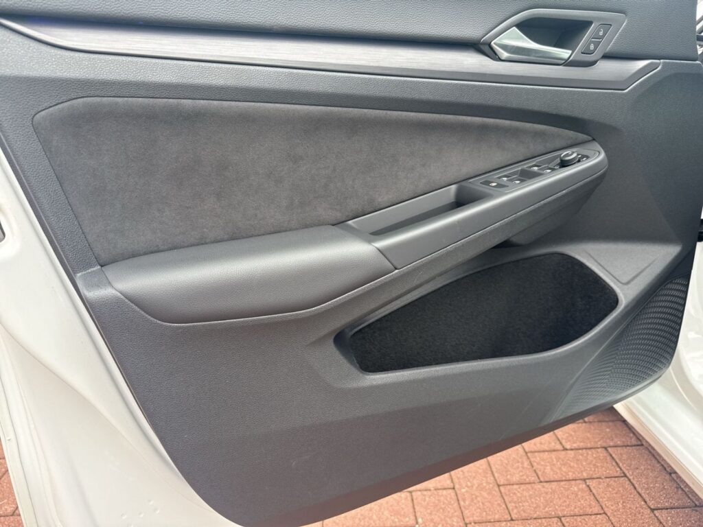 Golf Style 1,5 eTSI DSG Panodach AHK IQ-Light