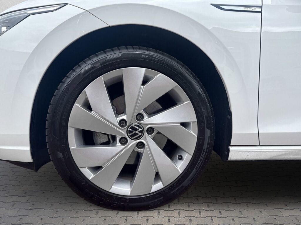 Golf Style 1,5 eTSI DSG Panodach AHK IQ-Light