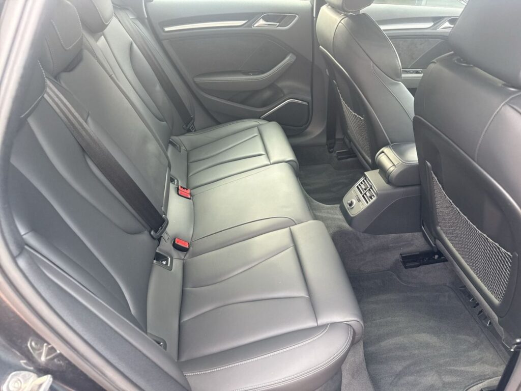 RS3 quattro Sportback 2.5 TFSI 280 KM/H RS-Abgas