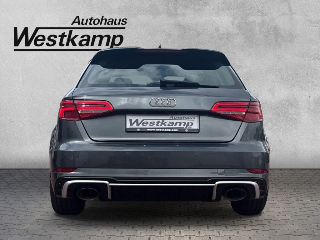 RS3 quattro Sportback 2.5 TFSI 280 KM/H RS-Abgas