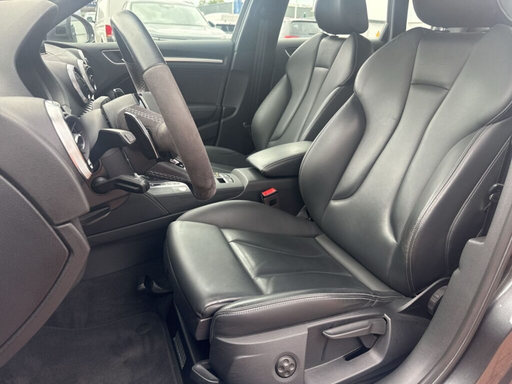 RS3 quattro Sportback 2.5 TFSI 280 KM/H RS-Abgas