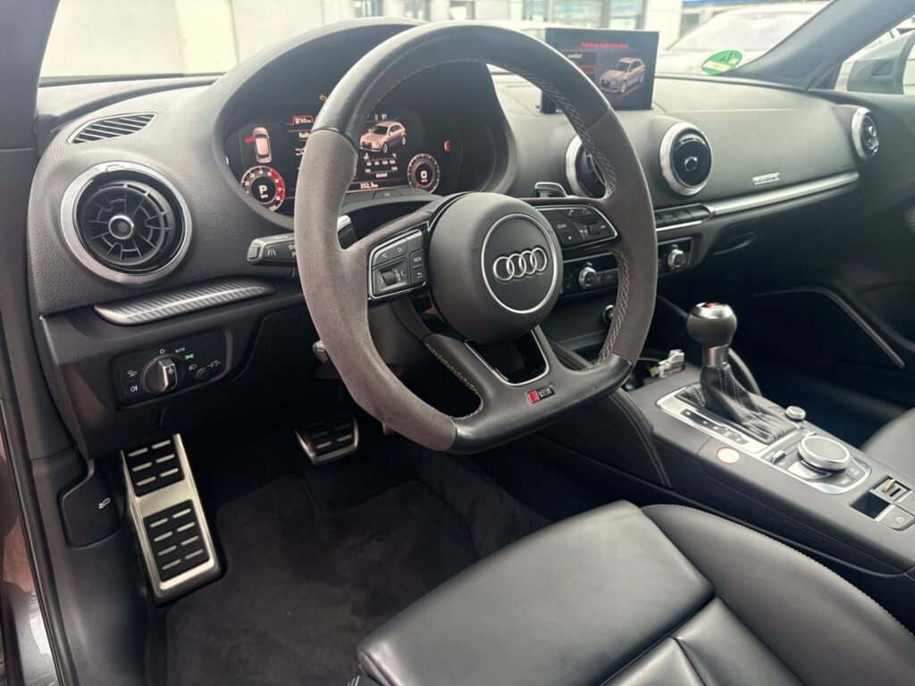 RS3 quattro Sportback 2.5 TFSI 280 KM/H RS-Abgas