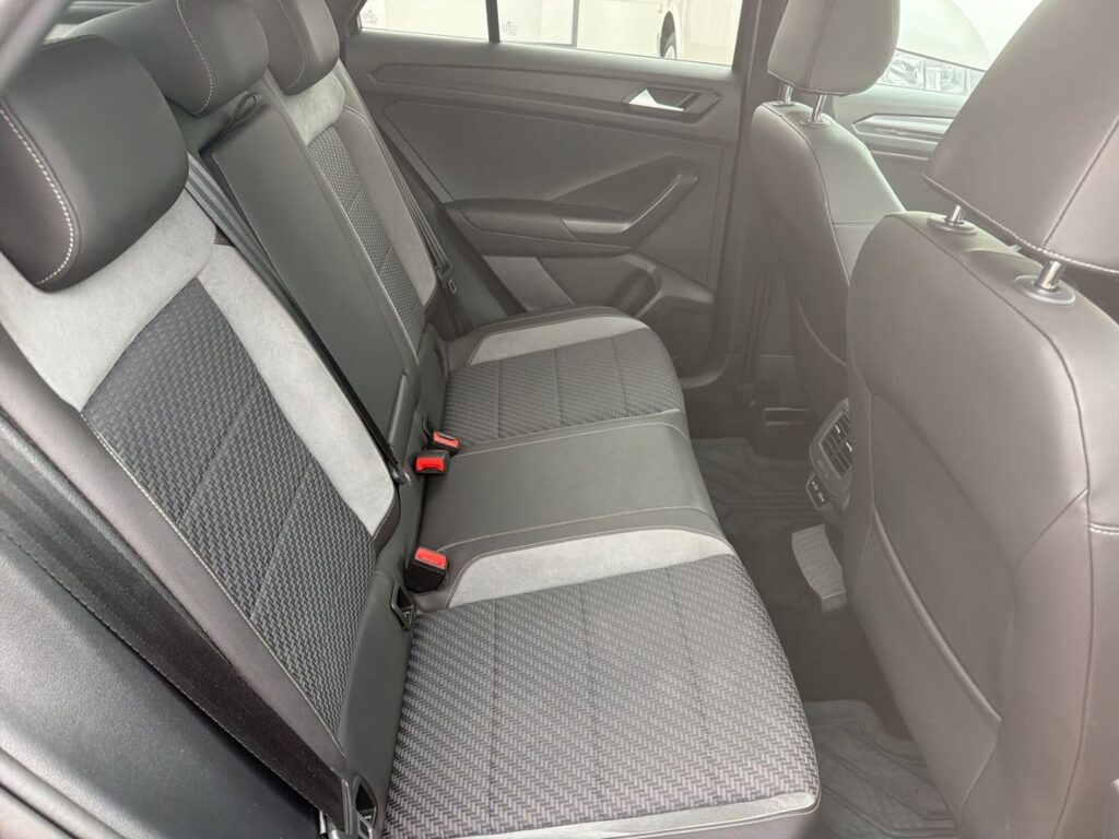 T-Roc Sport 1.5 TSI DSG R-Line Sportpaket AHK