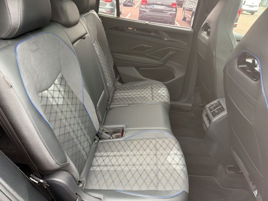 Tayron R-Line 2,0 TSI 4MOTION DSG Black-Style AH