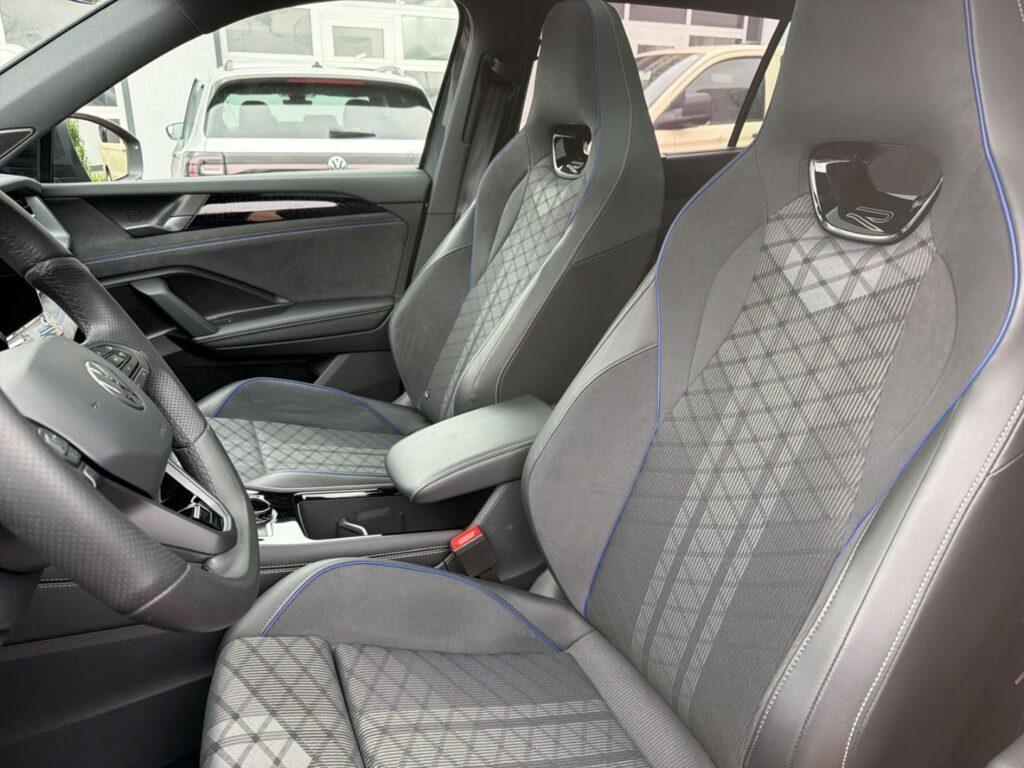 Tayron R-Line 2,0 TSI 4MOTION DSG Black-Style AH