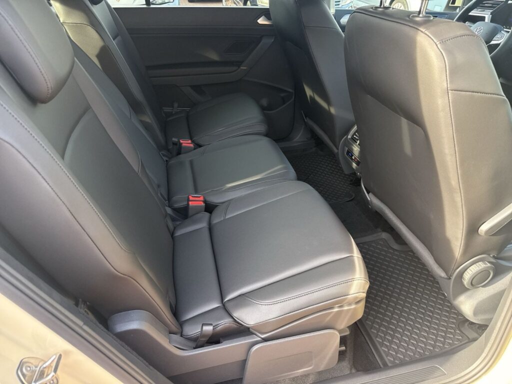 Touran TAXI / MIETWAGEN hellelfenbein 2.0 TDI