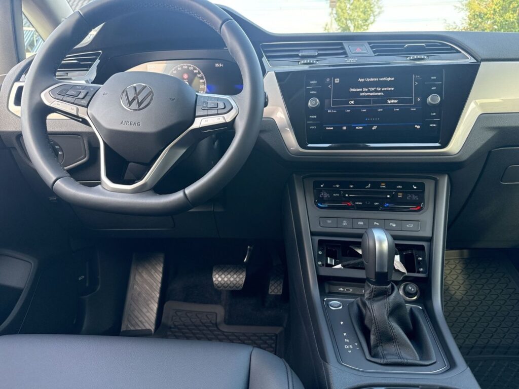 Touran TAXI / MIETWAGEN hellelfenbein 2.0 TDI