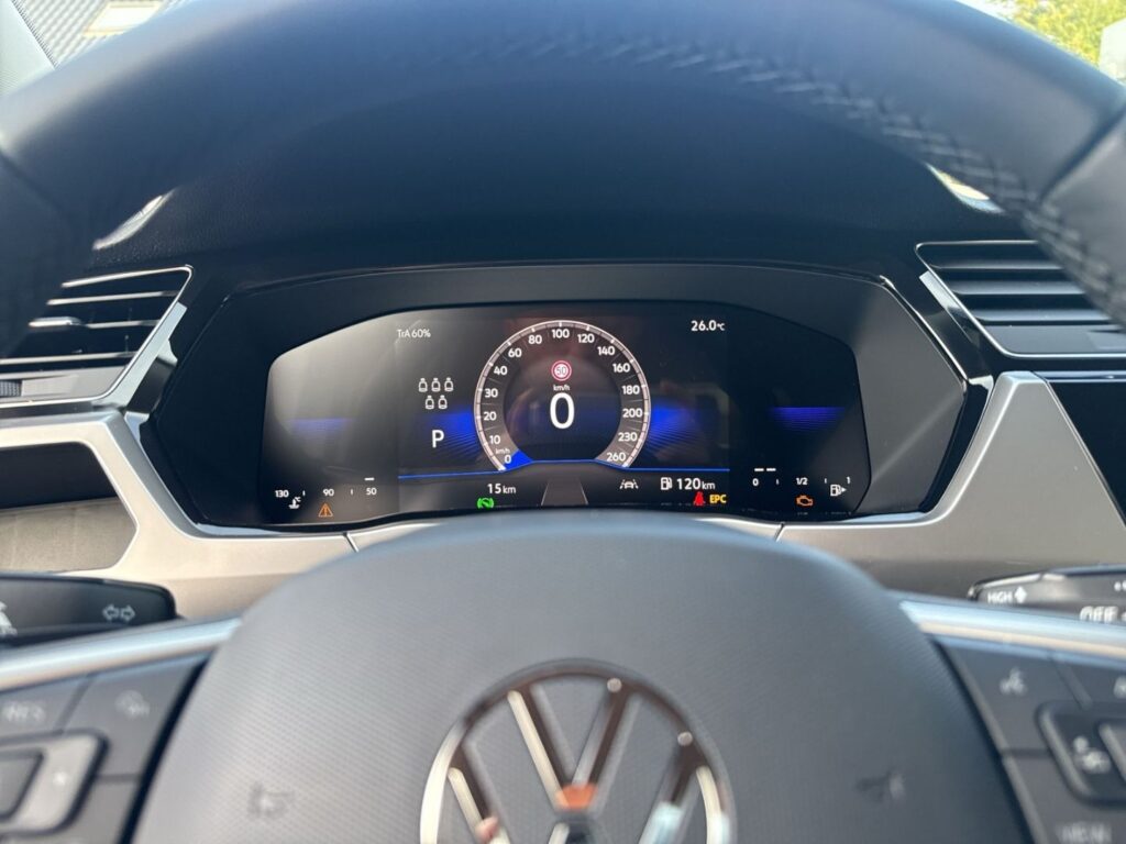 Touran TAXI / MIETWAGEN hellelfenbein 2.0 TDI