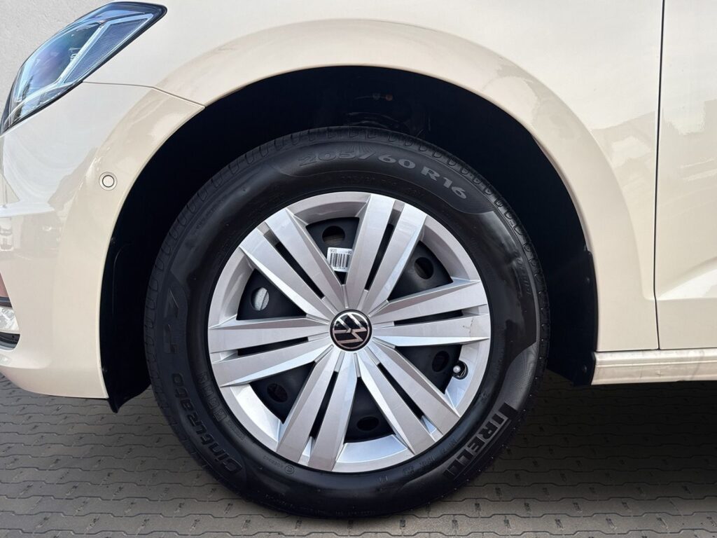 Touran TAXI / MIETWAGEN hellelfenbein 2.0 TDI