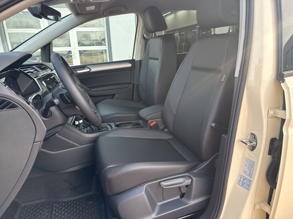 Touran TAXI / MIETWAGEN hellelfenbein 2.0 TDI