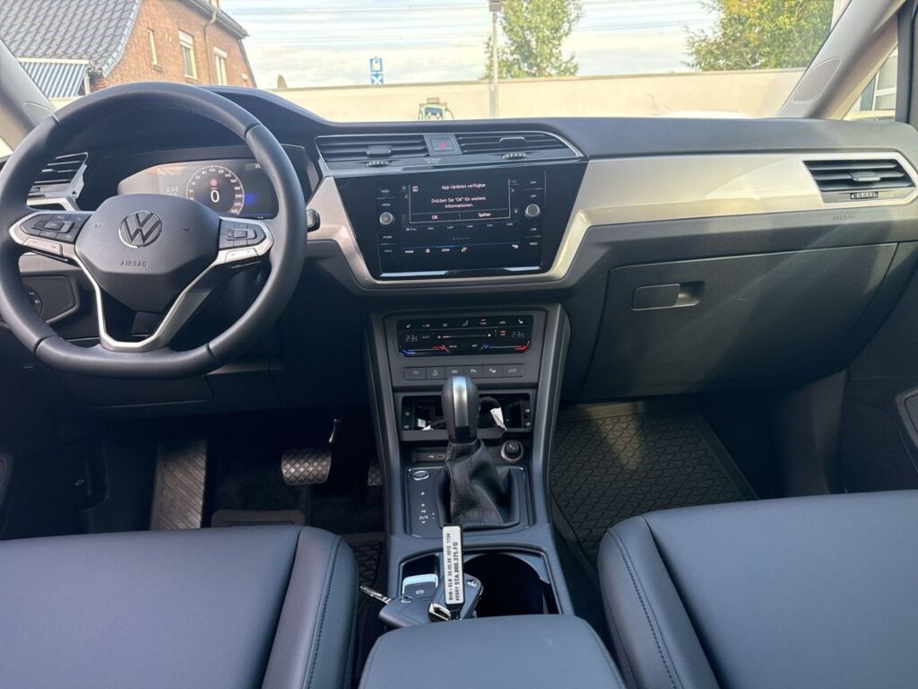 Touran TAXI / MIETWAGEN hellelfenbein 2.0 TDI