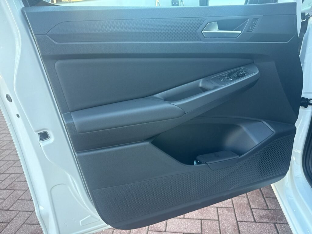Caddy Maxi ''LIFE'' MIT ROLLSTUHLUMBAU & DREHSIT