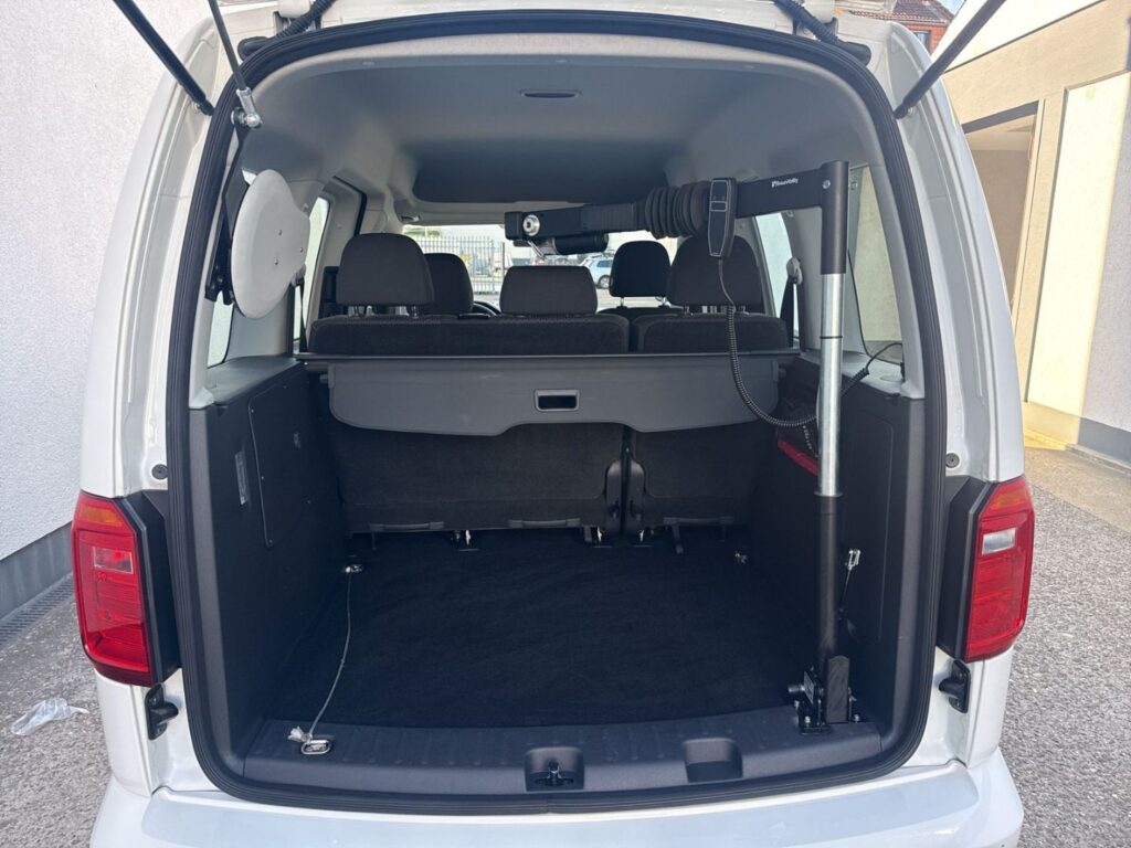 Caddy Trendline 1.4 TSI DSG Rollstuhlladehilfe /