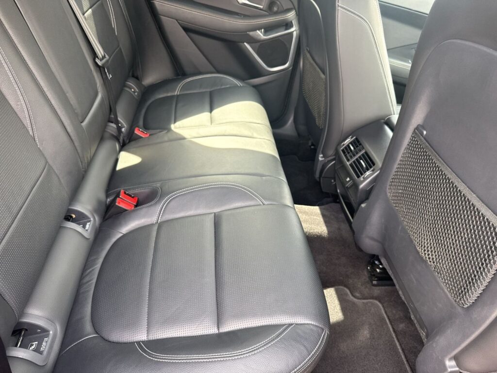E-Pace P200 R-Dynamic SE AWD Leder Navi-Pro Led
