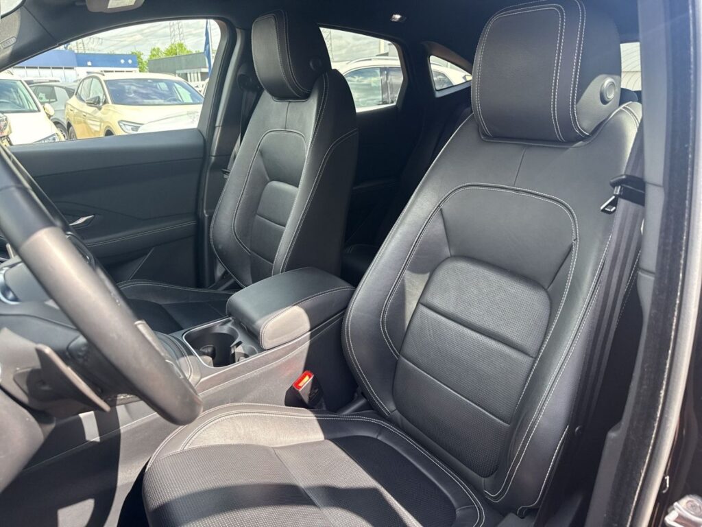 E-Pace P200 R-Dynamic SE AWD Leder Navi-Pro Led