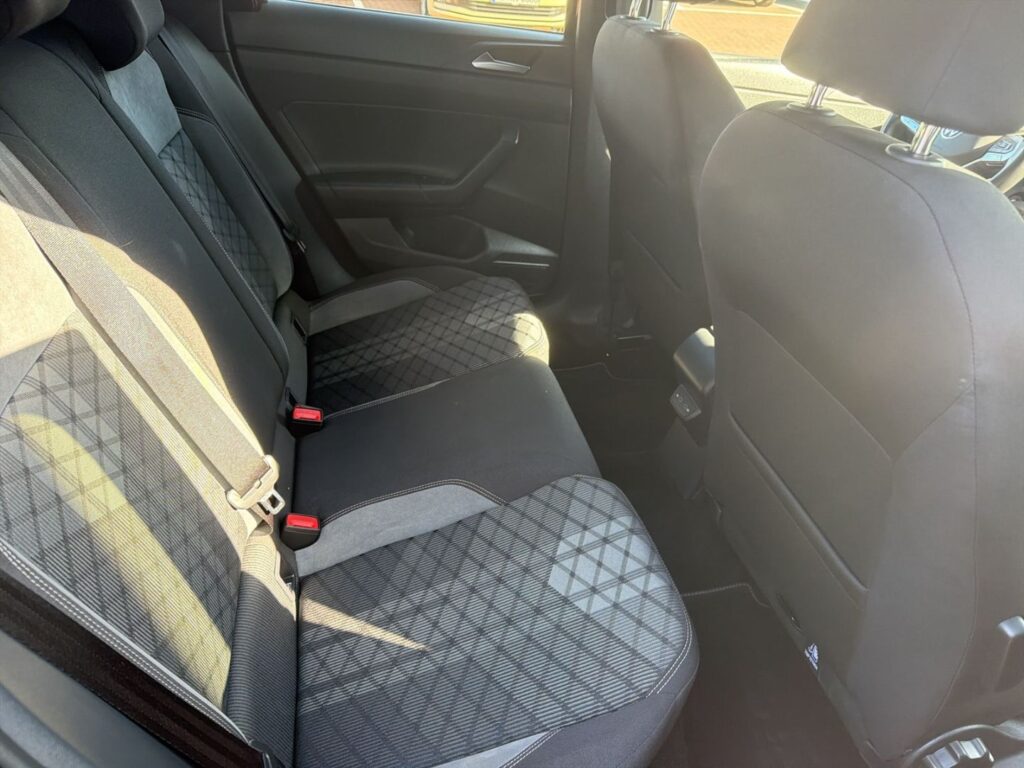 Taigo R-Line 1,0 TSI DSG Ganzj.Reifen Kamera IQ-