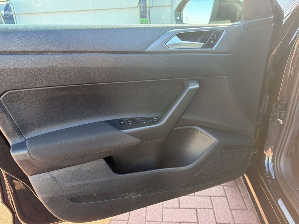 Taigo R-Line 1,0 TSI DSG Ganzj.Reifen Kamera IQ-