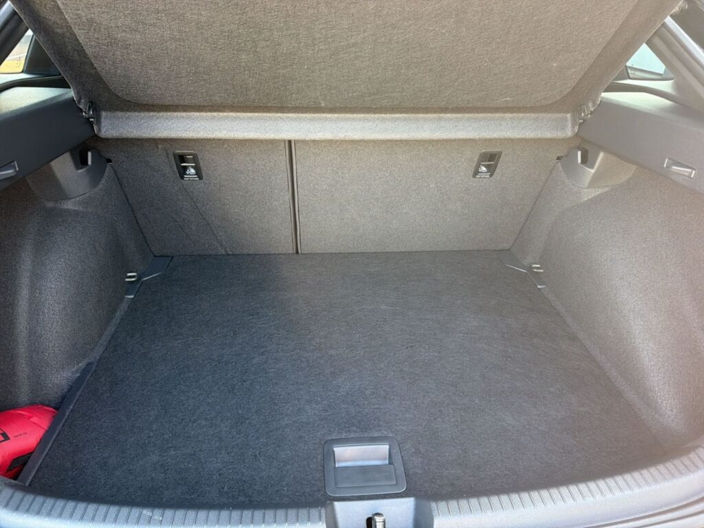Taigo R-Line 1,0 TSI DSG Ganzj.Reifen Kamera IQ-