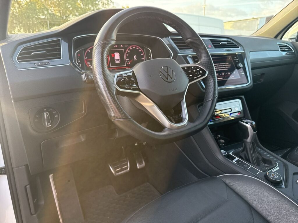 Tiguan R-Line 2,0 TDI 4MOTION DSG AHK Leder ACC