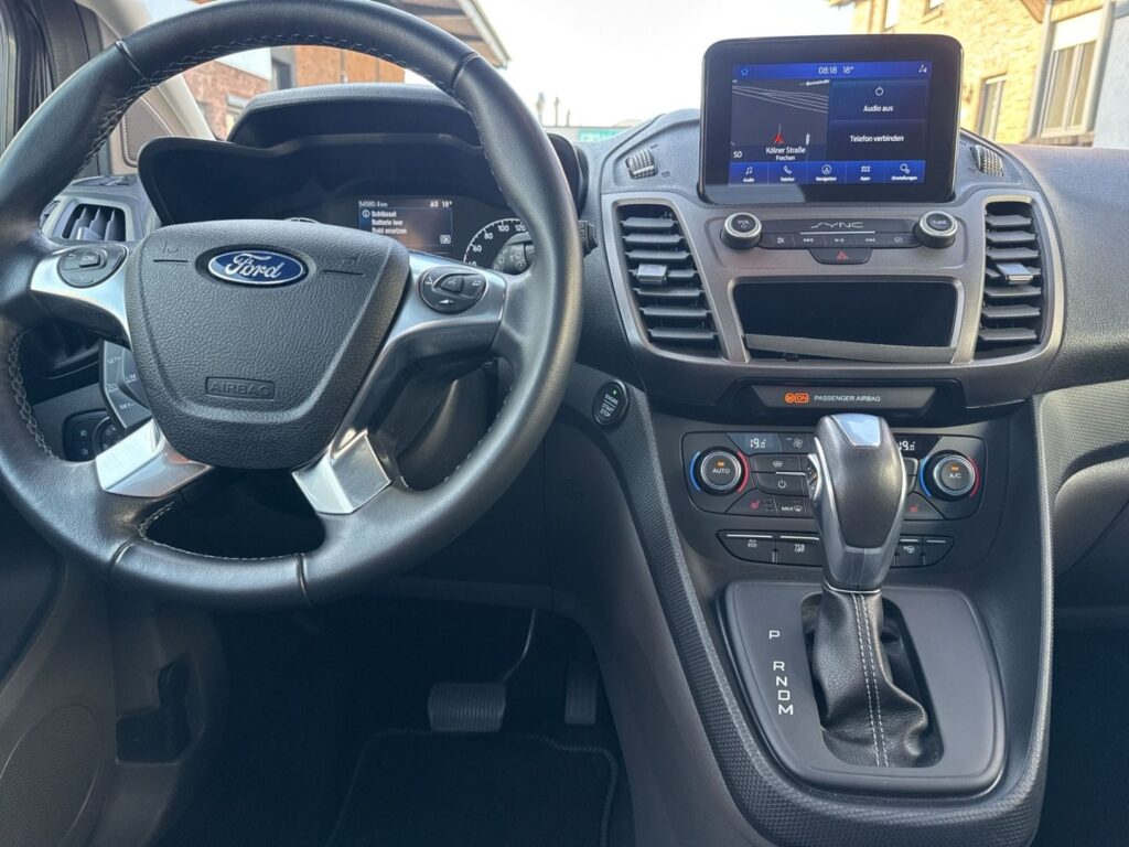 Tourneo Connect 1.5 TDCI Active Panodach Tempoma